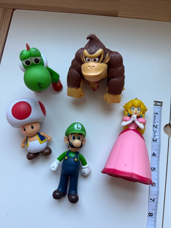 Super Mario Bros Other - Mario bros figures. Peach, donkey Kong, toad, Luigi, yoshi. All 5-6 inches